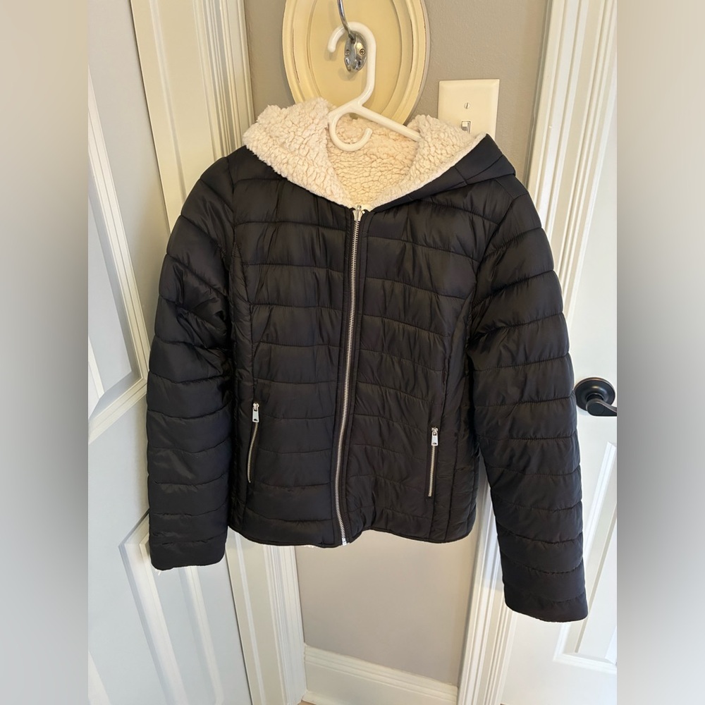 Black Puffer Jacket with Cream Fluffy Lining